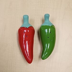 Red and Green Chili Pepper Salt & Pepper Shakers NWOT